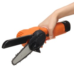 18V 500W One-Handed Electric Chainsaw 4 Inch Mini Woodworking Rechargable Lithium Battery Pruning Saw Chainsaws 18V 500W One-Handed Electric Chainsaw 4 Inch Mini Woodworking Rechargable Lithium Battery Pruning Saw Chainsaws