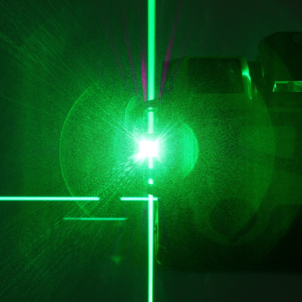3D-12-Line-Green-Light-Laser-Level-Digital-Self-Leveling-360deg-Rotary-Measure-1665153-5