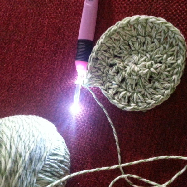 7-Pcs-Colorful-LED-Crochet-Lite-Hooks-Craft-Knitting-Needles-Sewing-Tool-Batteries-Included-1157513-8