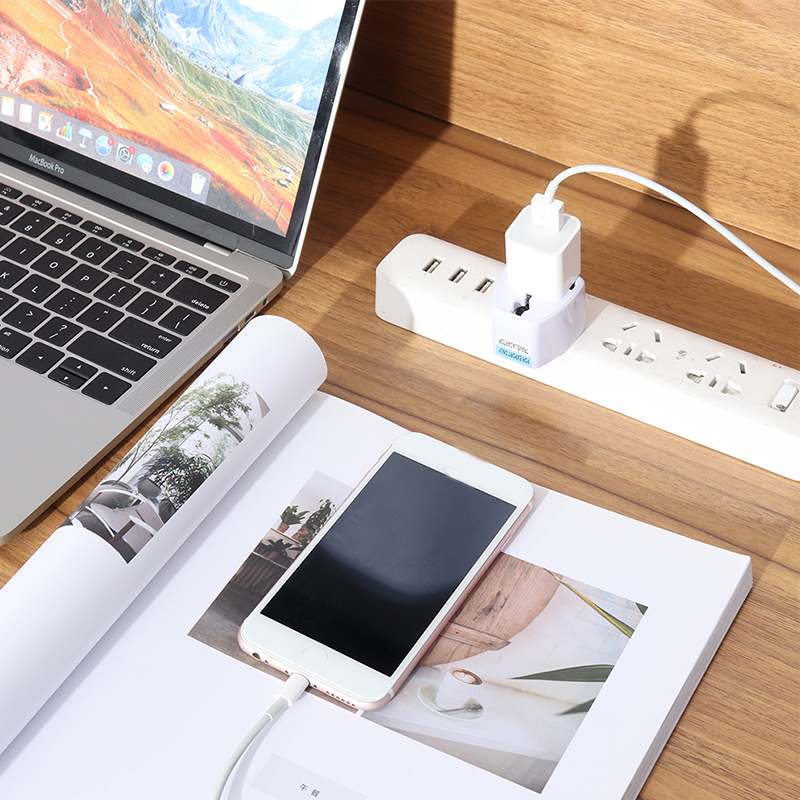 Universal-to-EU-European-Portable-Power-Adapter-Plug-Converter-Socket-Mini-For-PhoneComputerCamera-1638278-1